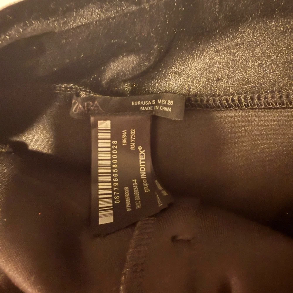 Velvet Strapless Top - Picture 3 of 3